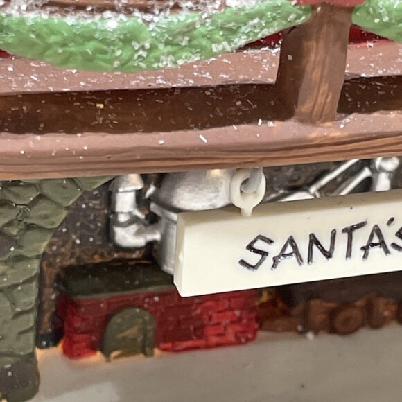 Vintage Dept 56 North Pole Series SANTA'S WOODWORKS 56286 Lighted Building 1993 - Picture 5 of 14